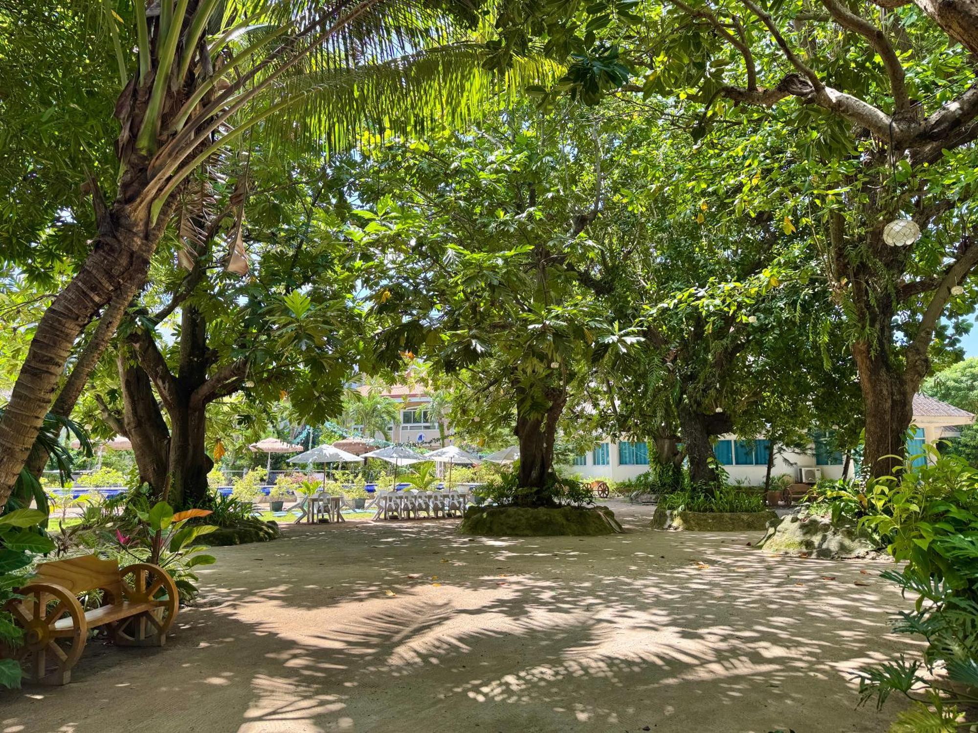 Casa Pilar Beach Resort Manoc-Manoc Extérieur photo